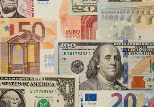 EUR/USD Slides Further as Fed Signals Moderate Path Amid Geopolitical Jitters